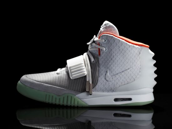 NIKE AIR YEEZY II 白金款