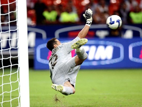 塞萨尔多年身披12号