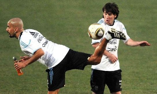 大师贝隆的球感曾让梅西吃惊