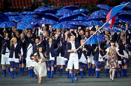 2012伦敦奥运会开幕式，捷克奥运代表团穿着ALPINE PRO服装