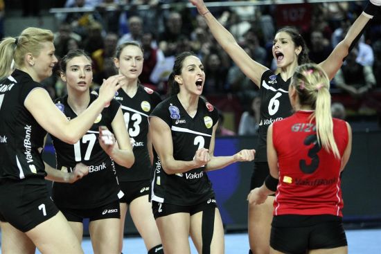 瓦基弗银行女排庆祝