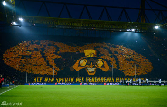 多特蒙德看台神作