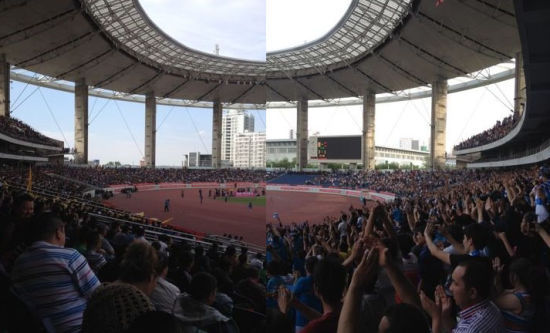 去年爆满的新疆主场今年不见了