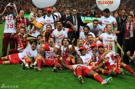 招兵买马的加拉塔萨雷土超称霸