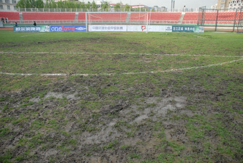 除了低关注度和比赛质量，糟糕的硬件设施也令很多转播机构望而却步