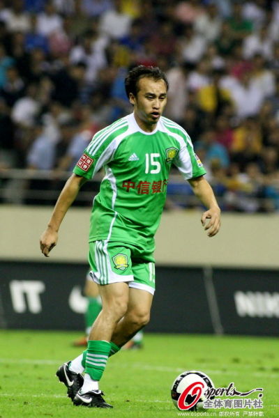 陶伟披上了15号球衣，他一穿就是12年