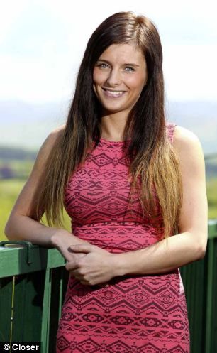 现在已经26岁的凯莉略显沧桑