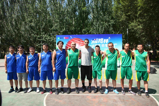 格林与球迷合影