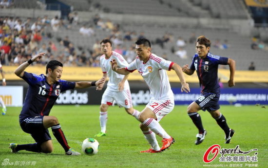 日球迷吐槽： 别丢人了直接回国吧