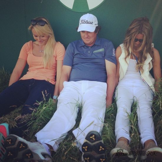 林赛与主角一起演绎走神照