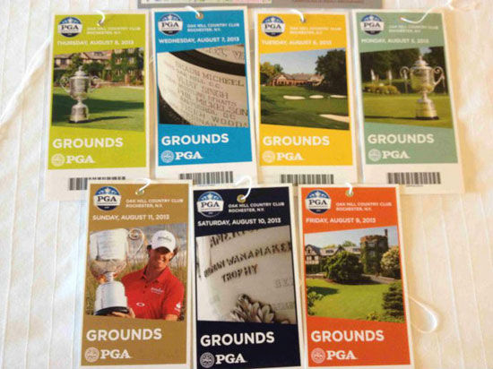 我的PGA锦标赛观赛套票，七张一连排从练习轮到冠军决出，这一星期精彩都在这儿了。