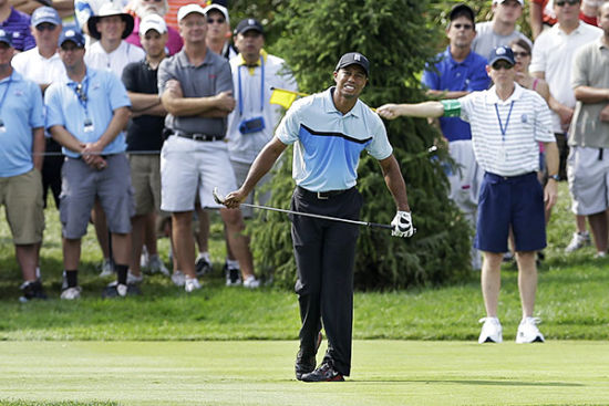 伍兹的表情尴尬