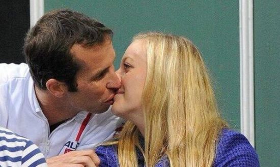 科娃与斯泰潘内克激吻