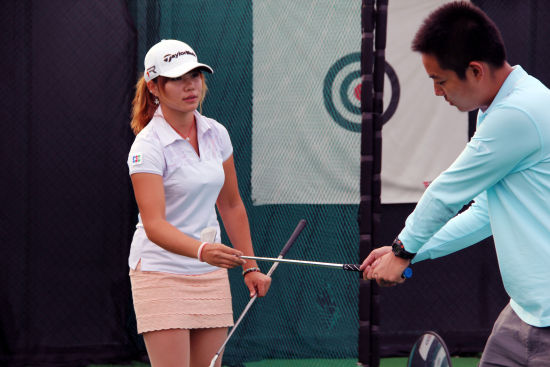 女子中巡球员、JCB果岭大使吕政