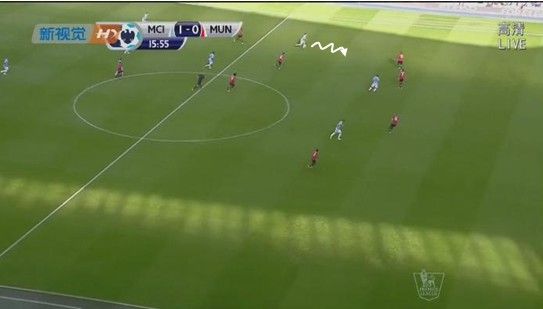 图2 纳斯里带球突破