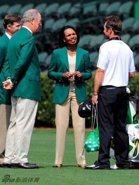 赖斯身披绿夹克