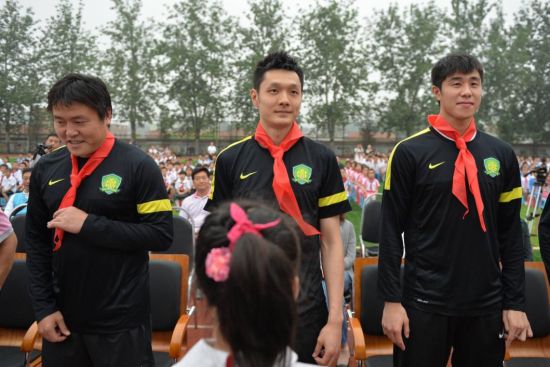 北京国安朝阳体育局阳光足球试点校揭牌仪式