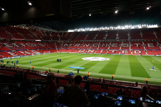 新浪体育记者在赛前拍摄的老特拉福德全景