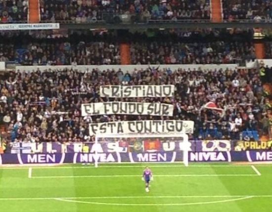 皇马南看台声援C罗