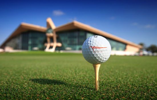 Abu Dhabi Golf Club鹰形会所