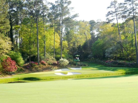 四月草长莺飞的季节，阳光绿草杜鹃花当然还有爽朗的心情，那么从这里开始吧！