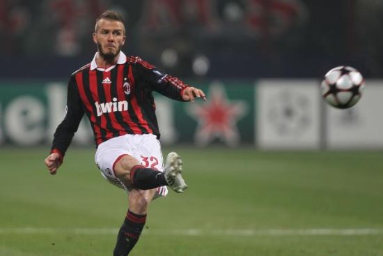 右中场：大卫-贝克汉姆