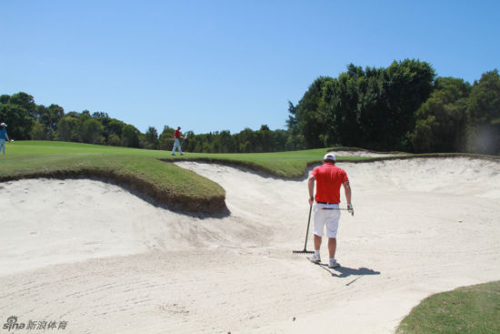 球员自己整理沙坑