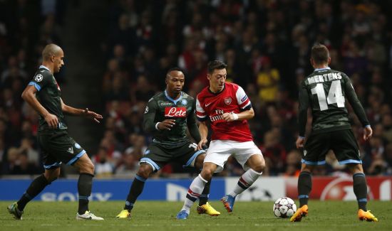 严格意义上说，阿森纳的踢法不算巴萨式控球，他们几乎不在前场反抢