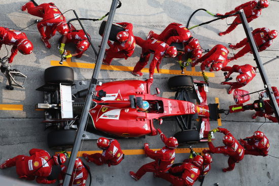 法拉利的策略奥妙在于他们让阿隆索在第三节，而非最后一节用硬胎跑。