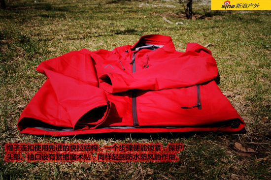 帽子连扣使用先进的快拉结构，一个步骤便能锁紧，保护头部。