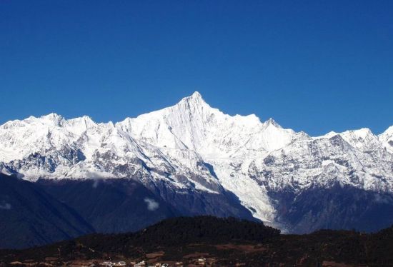 梅里雪山壮丽景色