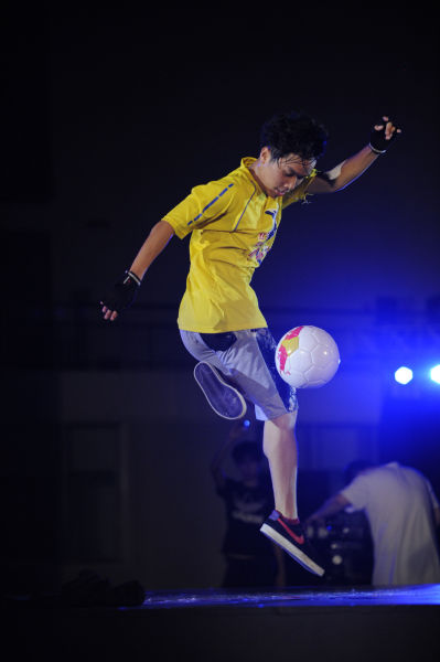 花式足球_花式足球比赛