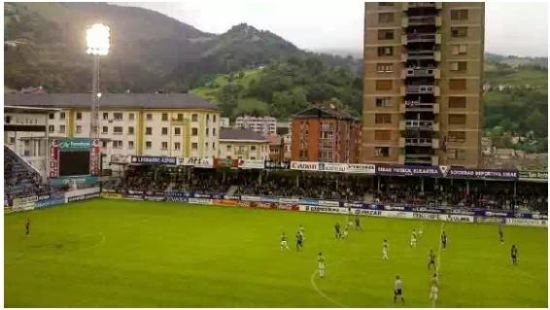 埃尔瓦队美丽的球场~