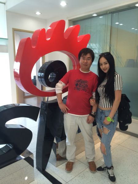 逗妹与驰哥合影