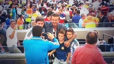 小贝携子支持阿根廷