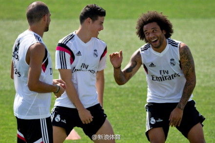 J罗，我可爱吧，队宠不是白叫的