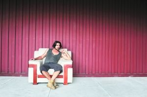 因为曾当过舞蹈演员，所以阿布在记者镜头前摆姿势显得十分专业。