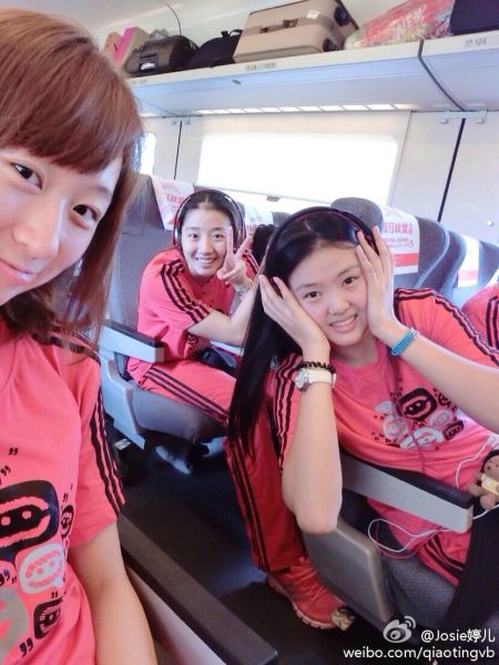 乔婷自拍队友姚迪、张常宁 (图片来源：乔婷微博)