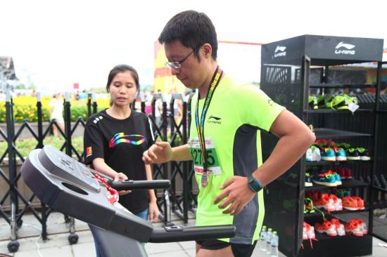 李宁互动体验中心。