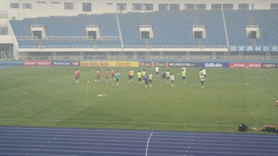 巴西6v6训练，内马尔表现出色