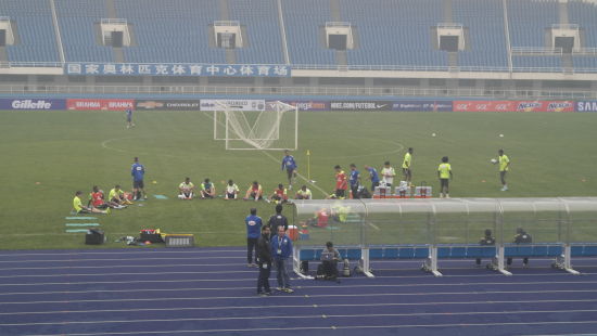 全队训练结束，休息休息