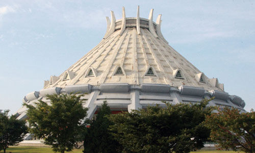 造型独特的平壤滑冰馆