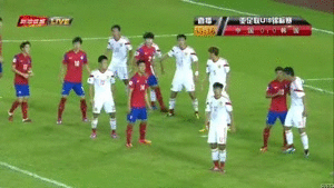 与韩国比赛 周煜辰飞身救险