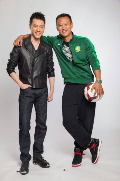 徐云龙与冯绍峰拍摄海报