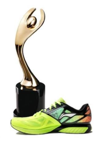 “李宁超轻11代” 跑鞋斩获金投赏产品设计组运动服装类金奖。