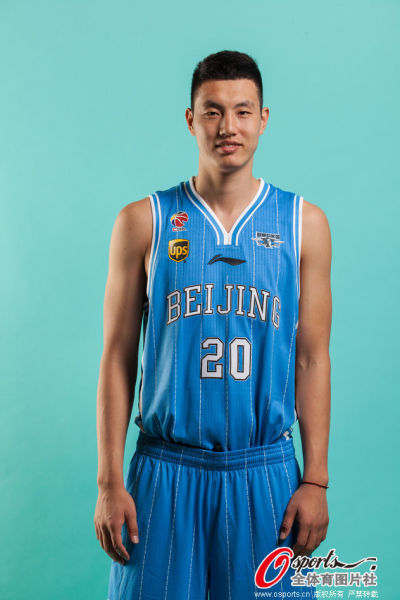 篮板球是翟晓川的特点