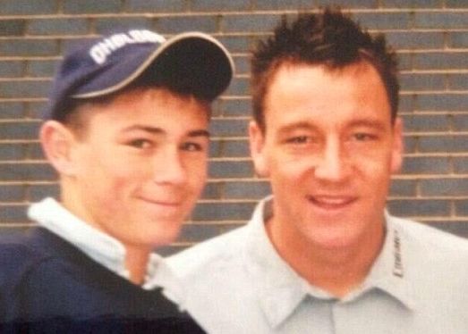 奥斯丁年少时追星与特里合影