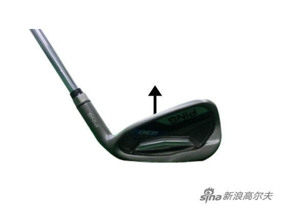 (图2)最完美的着地角是指击球瞬间球手的杆头底面能够与地面平行。