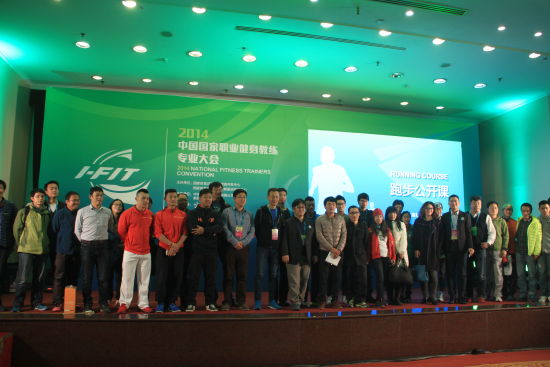 两位讲师虽然来自不同领域，但多年研究和实践的累积以及他们对于跑步运动或者运动防护工作的热爱使得讲座内容生动鲜活。