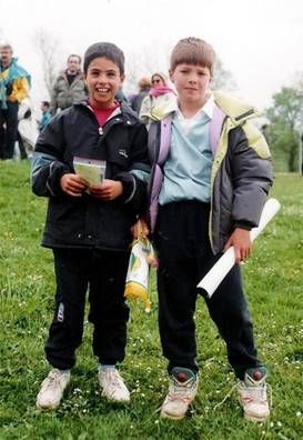 数年后，这两个兄弟都成了球星，大家猜猜哦~